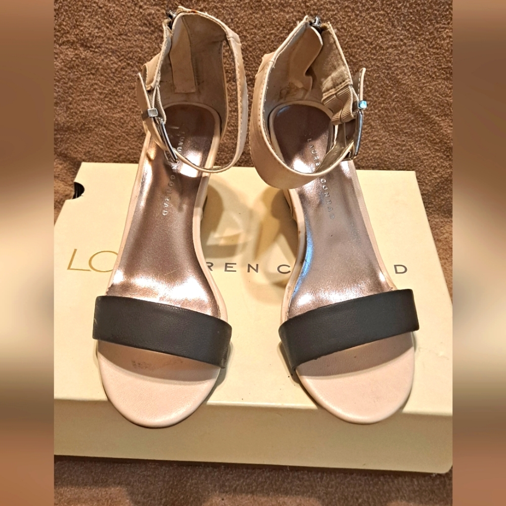 Cream/Black Sandal 9M